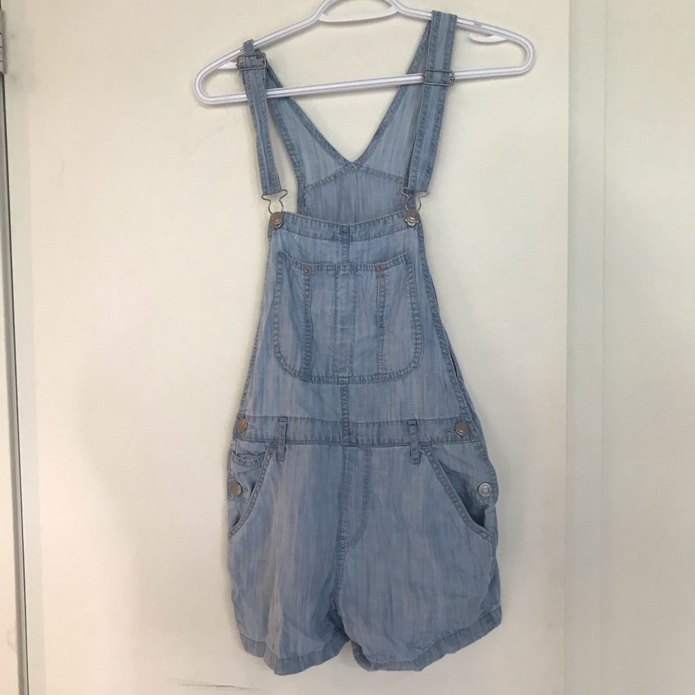 Aritzia TNA xs shorts overall in light blue